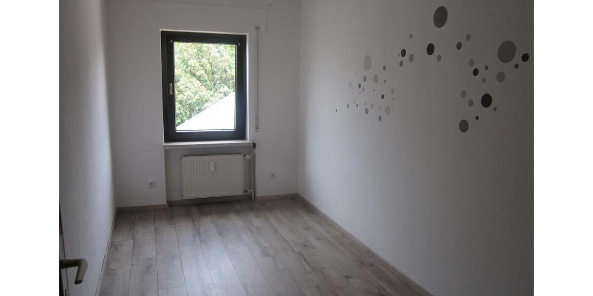 Dachgeschoßwohnung Weiterstadt - 4 Zimmer, 114 m&sup2;, 1.260&euro; | Angebot:26272075