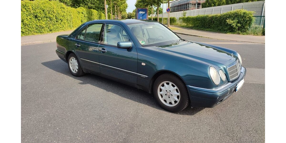 Mercedes-Benz E 240 288.000 km 3.100 &euro; Langenselbold 63505