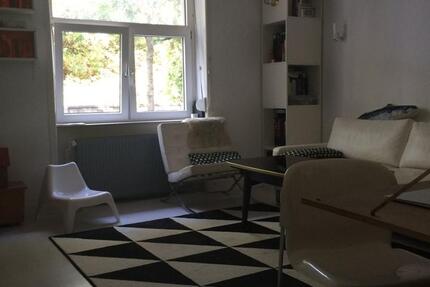 Altbau Wohnung mit Balkon 3 zimmer