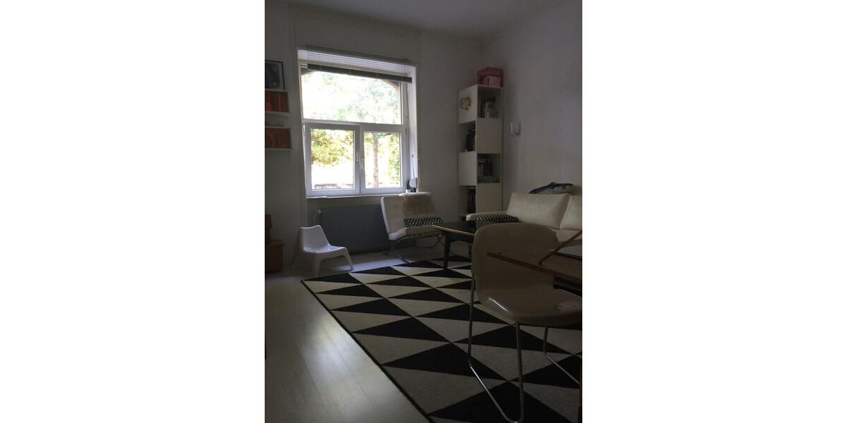 Altbau Wohnung mit Balkon 3 zimmer