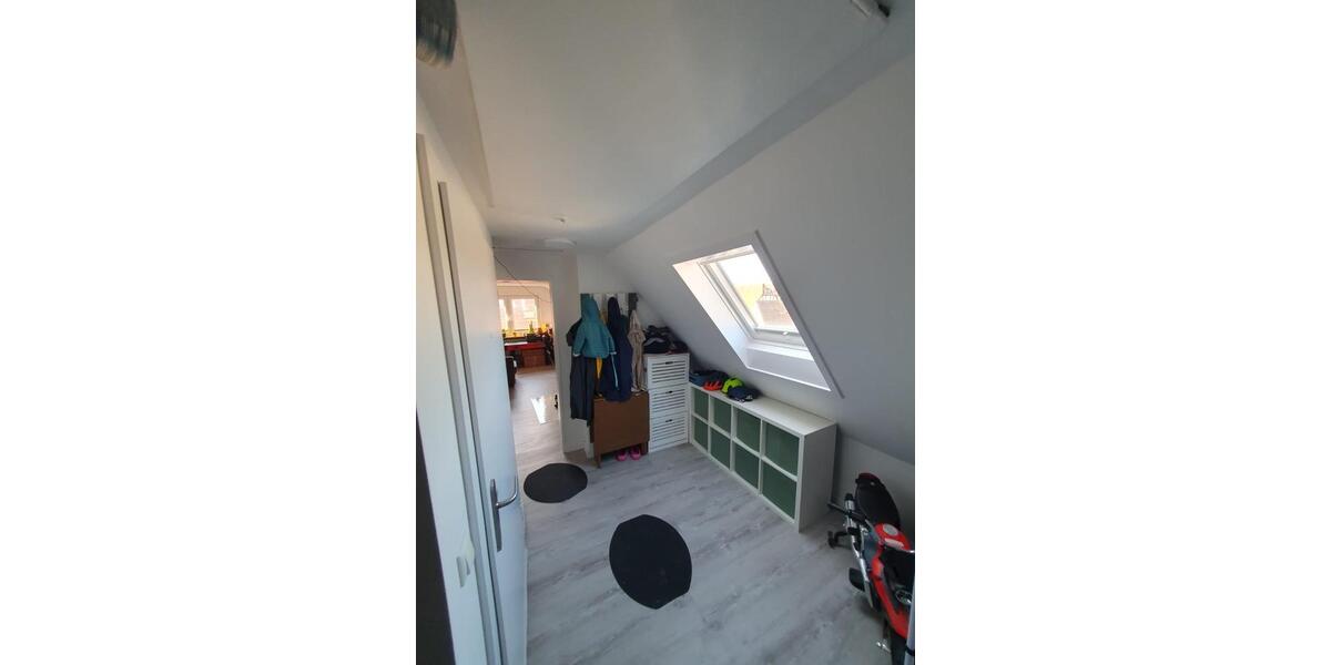 Dachgeschoßwohnung Frankfurt am Main Niederrad - 2 Zimmer, 70 m&sup2;, 870&euro; | Angebot:26265660