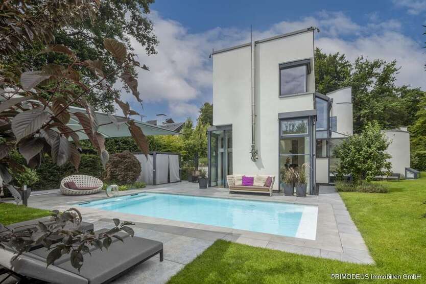 Haus zum Kaufen in Dreieich 2.390.000 € 327 m²