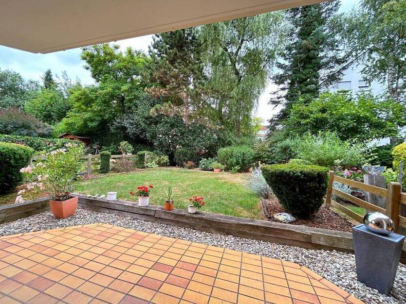 Große 2-Zimmerwohnung am Hofheimer Steinberg mit eigenem Garten