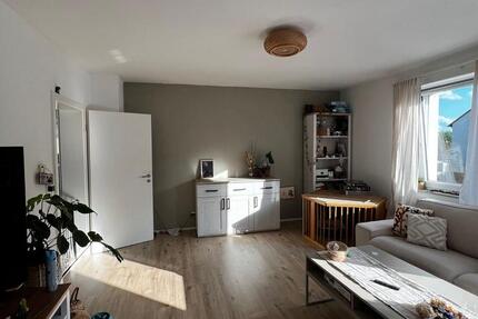 Lichtdurchflutete Wohnung in toller Lage! (WG geeignet) zimmer