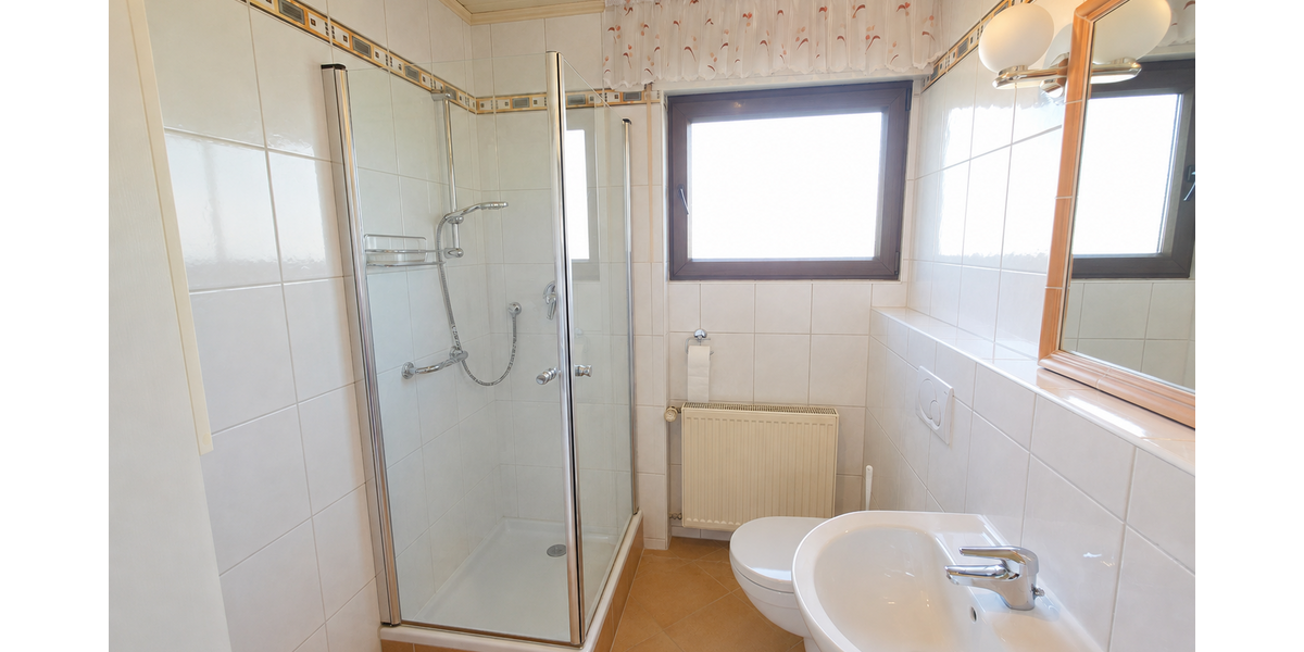 *1–2-Familienhaus in Hainburg - gr. Garten - familienfreundliche Lage* - Zweifamilienhaus Hainburg | Angebot:27306027
