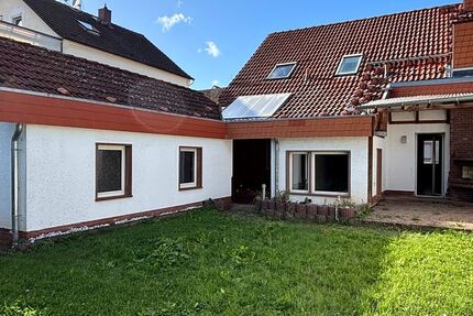 **RESERVIERT** Charmantes Einfamilienhaus mit vielseitig nutzbarem Nebengebäude 5 zimmer