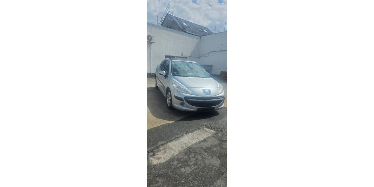 Peugeot 207 198.000 km 2.900 &euro; Offenbach 63069