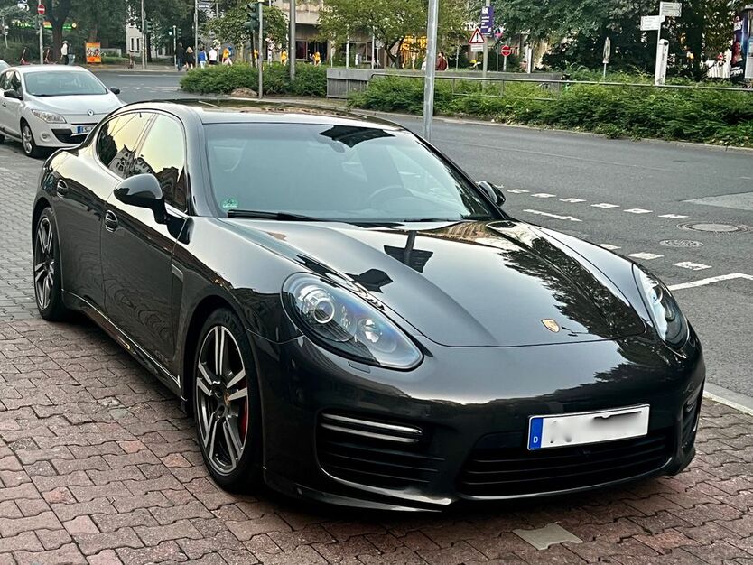 Porsche Panamera 129.050 km 42.970 € Frankfurt 60596