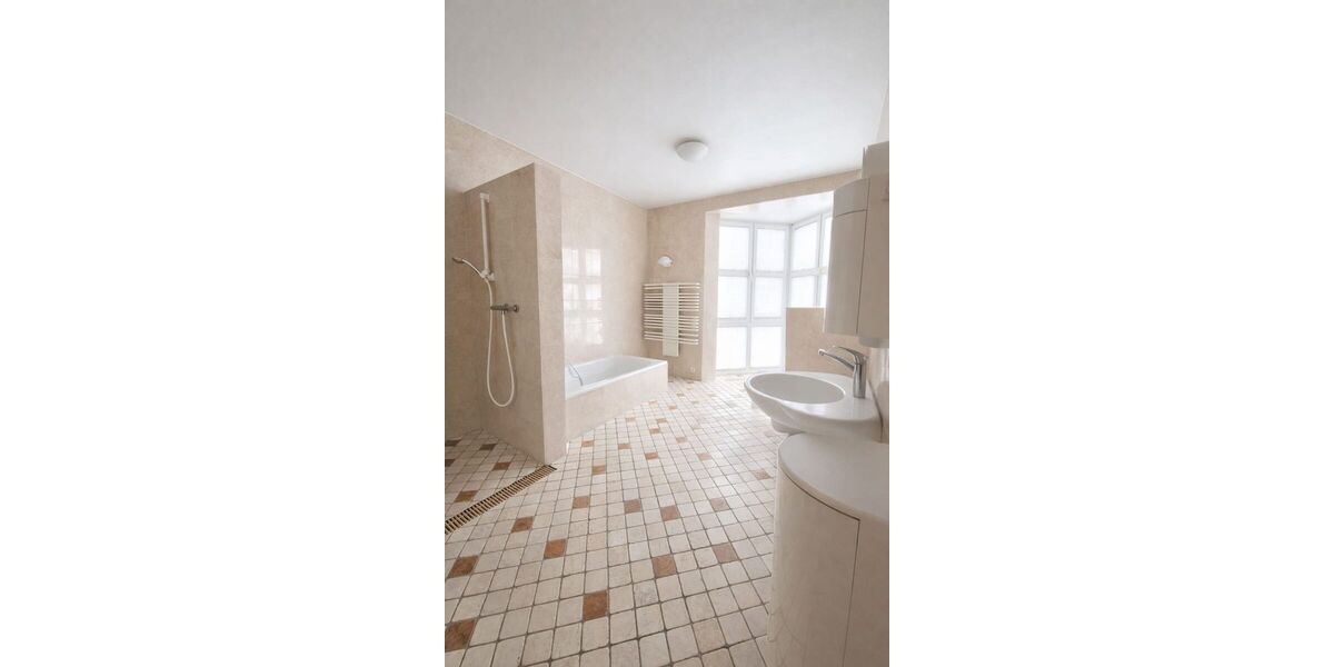 Zwischen Victoriapark und Innenstadt - provisionsfrei, von privat - Einfamilienhaus Kronberg im Taunus Kronberg | Angebot:27213142