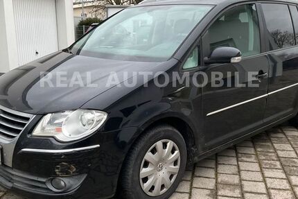 VW Touran 219.000 km 5.500 &euro; Frankfurt am Main 65933