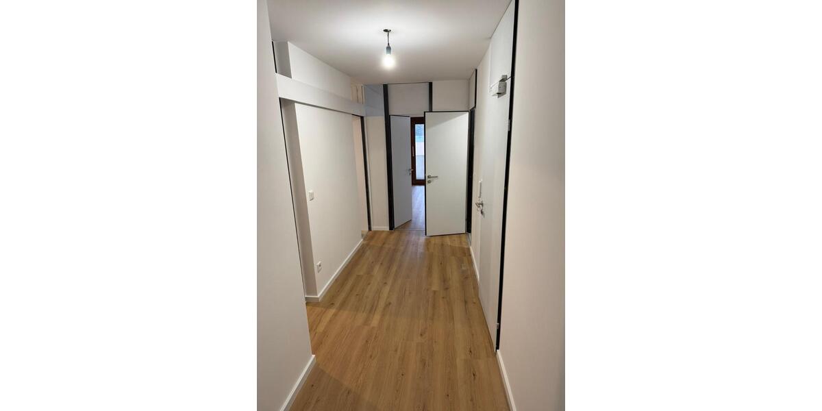 Kernsanierte 3,5 Zi Whg in Schwalbach am Taunus 3.5 zimmer