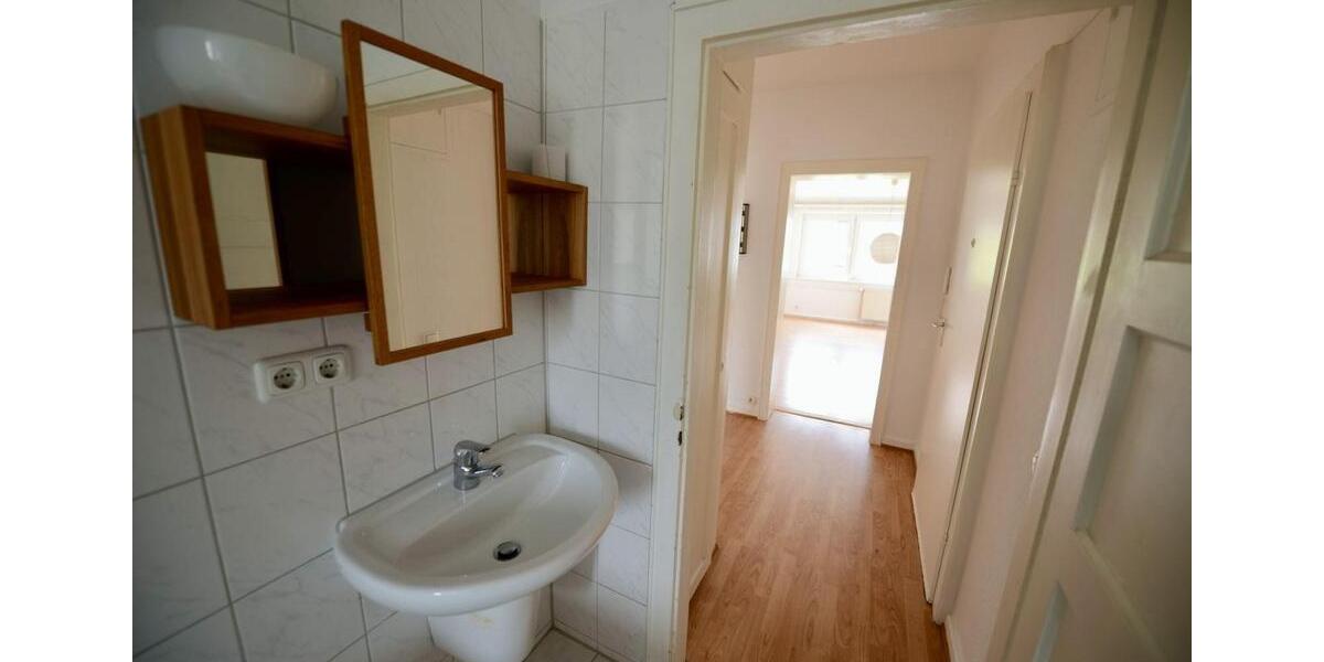 Dachgeschoßwohnung Frankfurt am Main Ginnheim - 3 Zimmer, 80 m&sup2;, 1.350&euro; | Angebot:26251158
