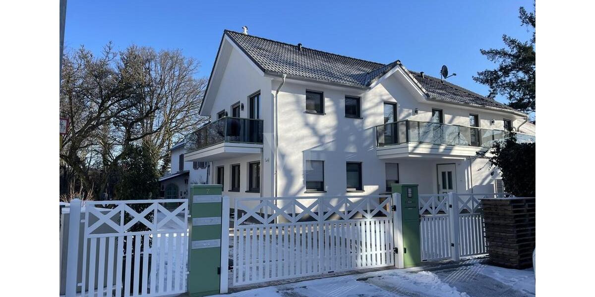 VON POLL BAD HOMBURG: Erstbezug, direkt am Kirdorfer Feld: die ideale Wohnung für Zwei 3.5 zimmer