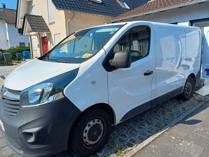 Opel Vivaro 186.000 km 6.900 € Roßdorf 64380
