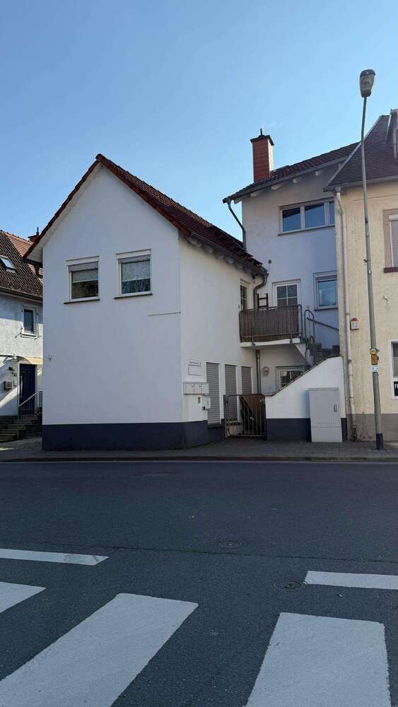 Haus zum Kaufen in Frankfurt 950.000 € 301 m²