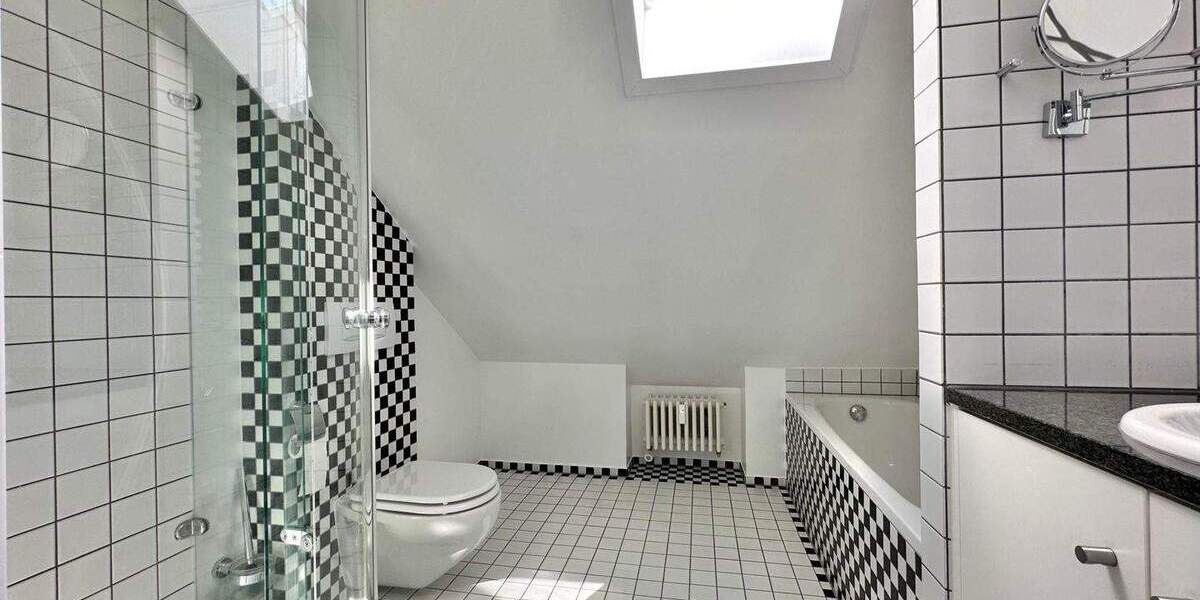 Rarität in gesuchtem Wohngebiet - Stilvoll sanierter Altbau - Buchraingebiet! 9 zimmer