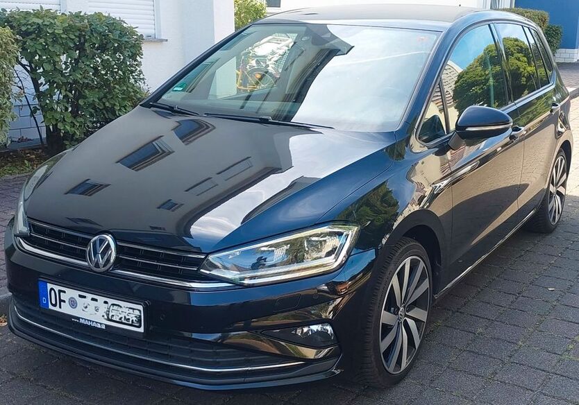 VW Golf Sportsvan 137.173 km 14.999 € Offenbach am Main 63069