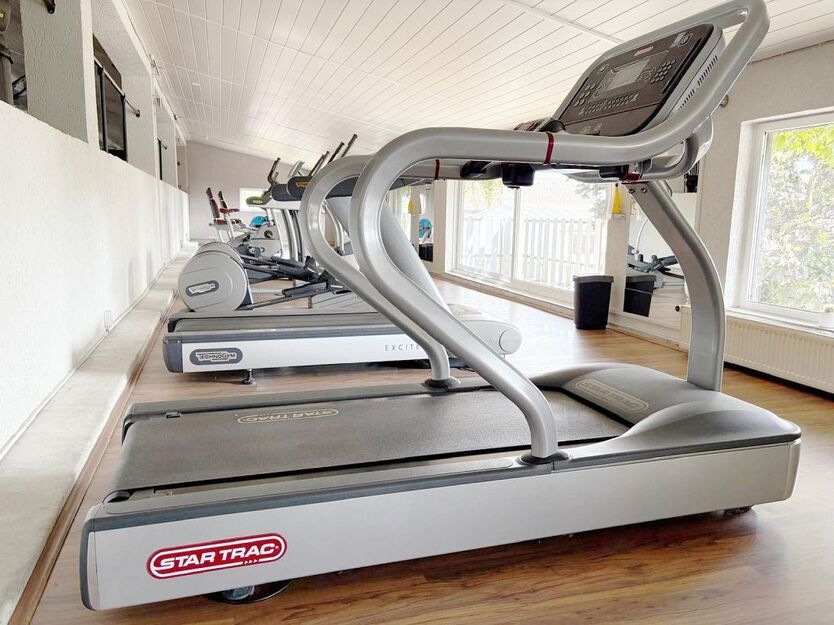 Vielseitig nutzbares Gewerbeanwesen mit großzügigem repräsentativem Wohnhaus zimmer