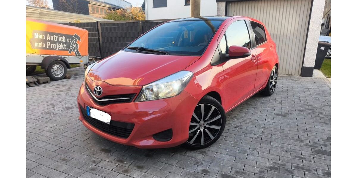 Toyota Yaris 216.000 km 5.500 &euro; Frankfurt am Main 65936