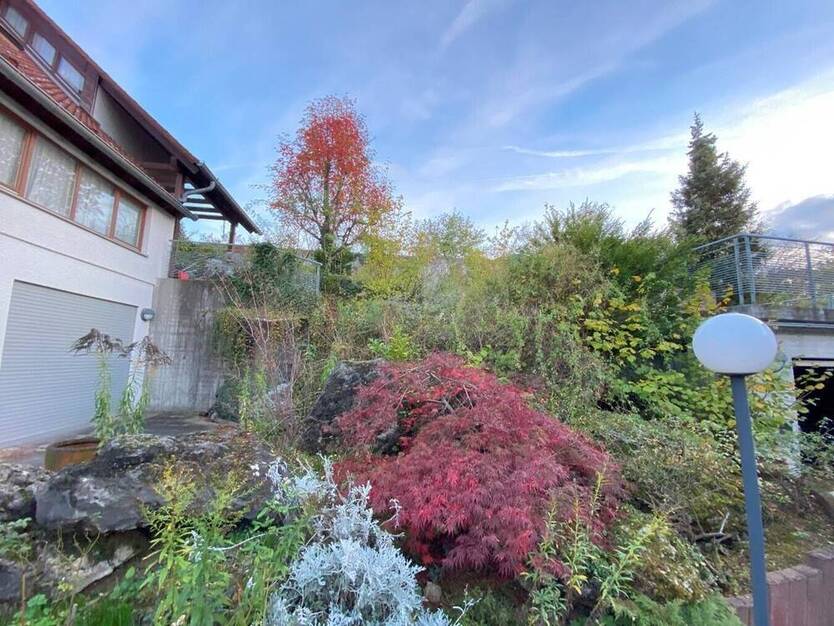 AS ImmobilieN: Charming Single-Family Home with Separate ApartmentOffice in Rüsselsheim Bauschheim
