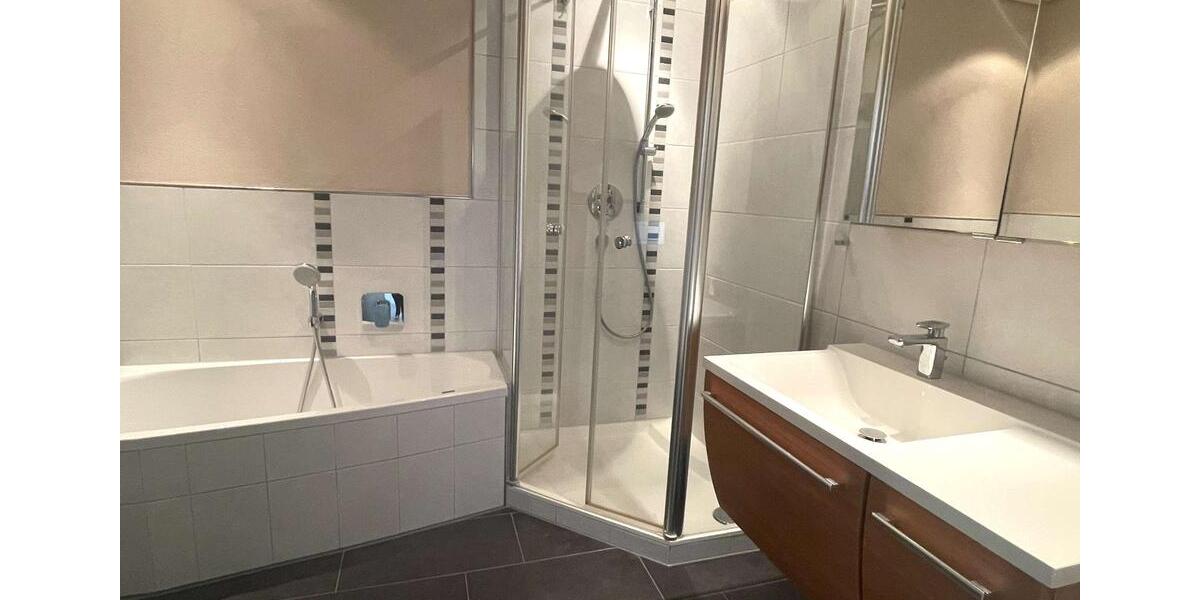 Etagenwohnung Rosbach vor der Höhe - 3 Zimmer, 142 m&sup2;, 1.590&euro; | Angebot:26277696