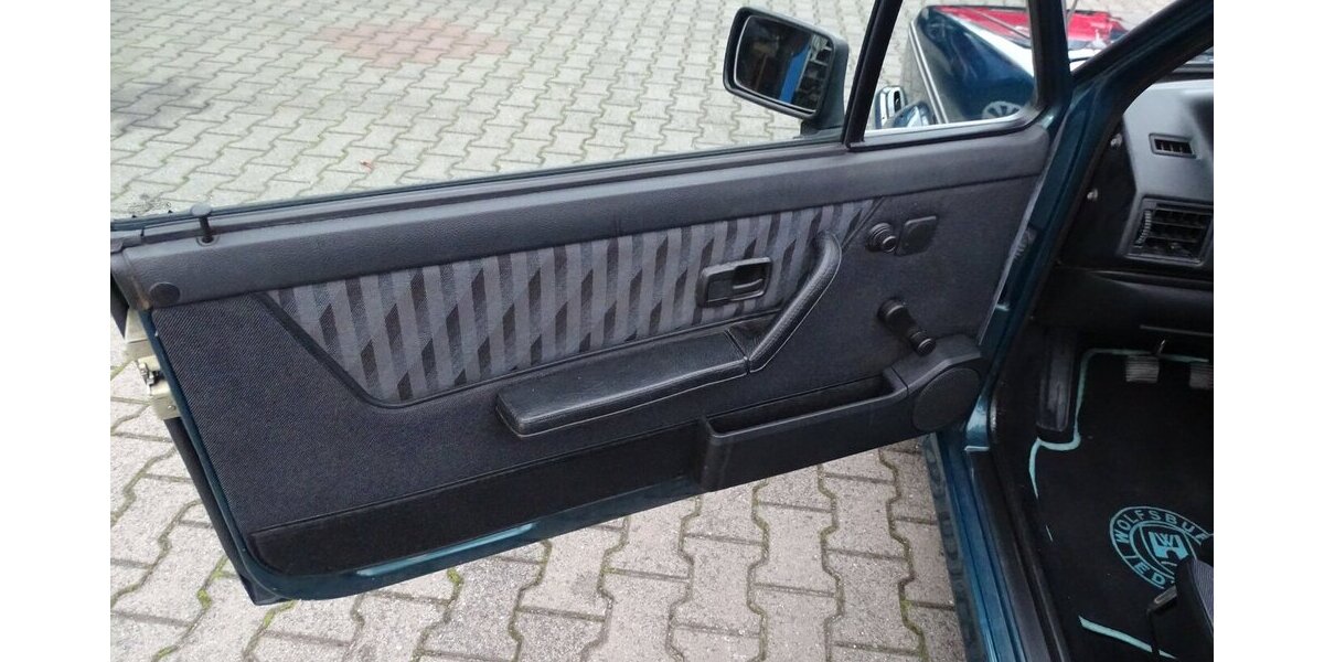 VW Golf 1 Cabrio sehr guter Zustand 119.300 km 12.990 &euro; Rodgau 63110