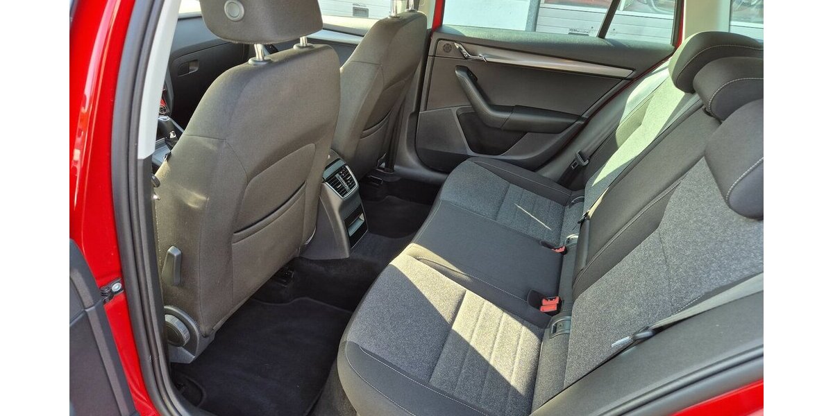 Skoda Octavia 1,5 TSI Soleil DSG, Klimaauto., PDC 96.715 km 14.890 &euro; Rodgau 63110