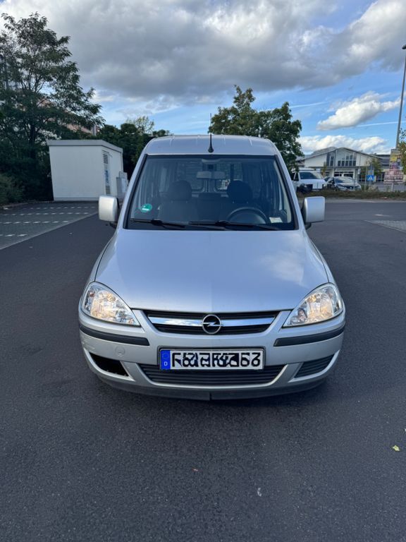 Opel Combo 279.000 km 2.300 € Hanau 63452