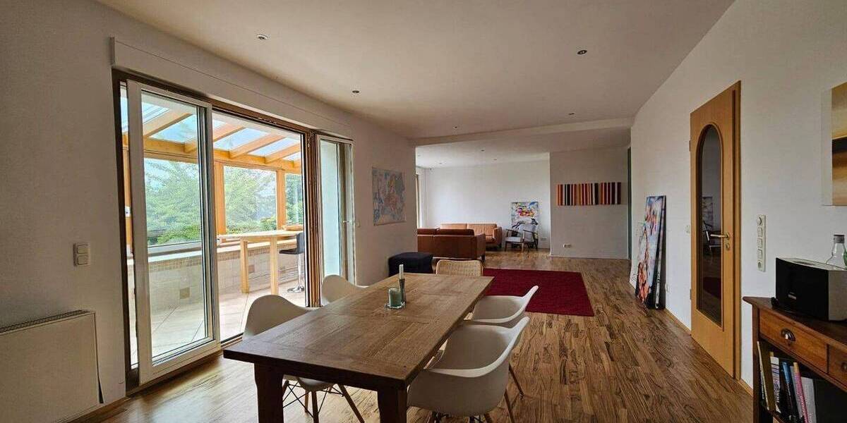 Einfamilienhaus Hofheim - 9 Zimmer, 320 m&sup2;, 4.250&euro; | Angebot:26616851