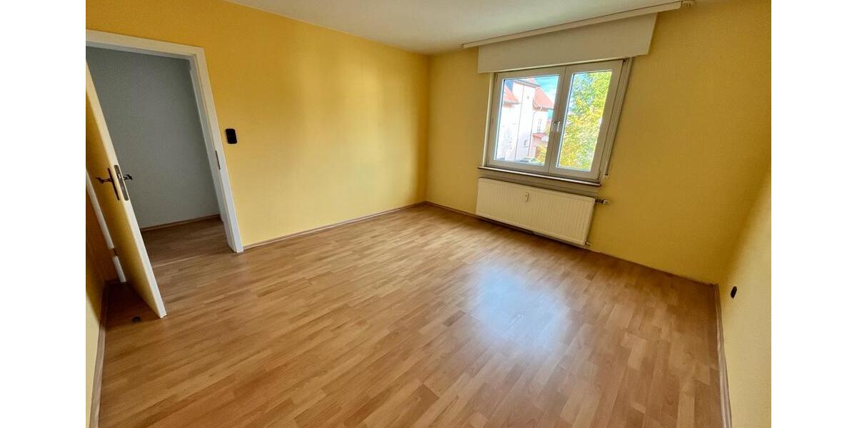 Helle 3 bis 4 Zimmer Wohnung in Top Lage 3 zimmer