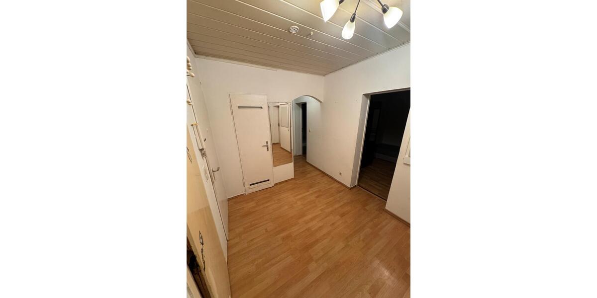 Erdgeschoßwohnung Frankfurt am Main Ost - 4 Zimmer, 90 m&sup2;, 1.300&euro; | Angebot:26454166