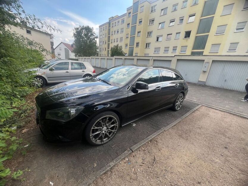CLA 220 Shooting Brake