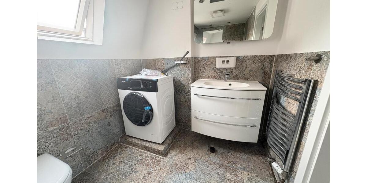 Dachgeschoßwohnung Frankfurt am Main Oberrad - 2 Zimmer, 57 m&sup2;, 1.200&euro; | Angebot:25870476