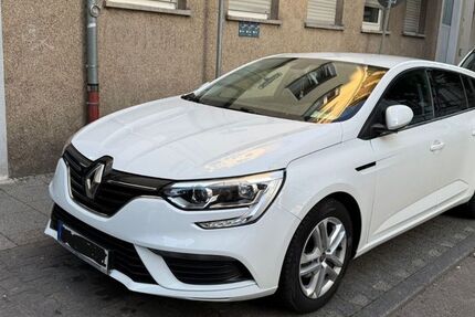 Renault Megane 22.254 km 17.000 € Wiesbaden 65201