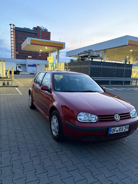 VW Golf 140.000 km 3.000 € Dietzenbach 63128