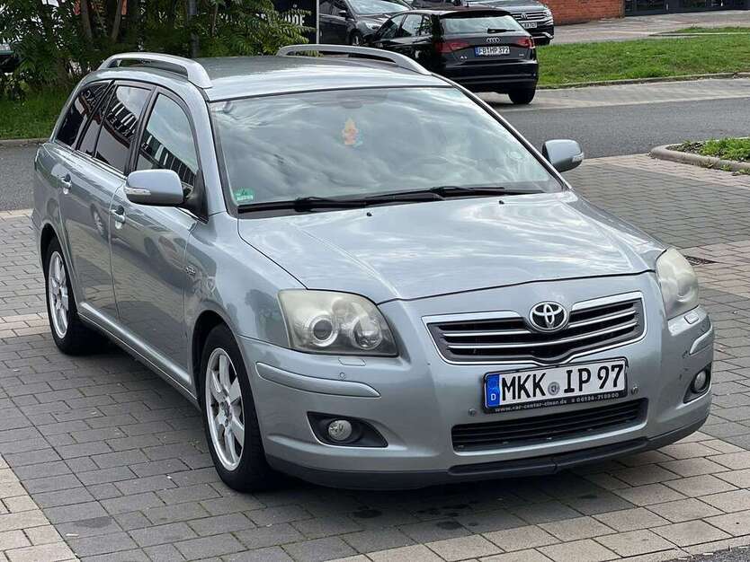 Toyota Avensis 294.722 km 2.350 € maintal 63477