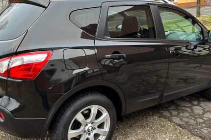Nissan Qashqai 181.000 km 9.500 &euro; Offenbach am Main 63073