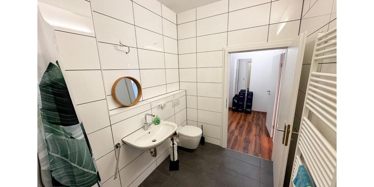 Loftartige 1-Zimmer-Wohnung (69 m²) im ruhigen Hinterhof 1 zimmer