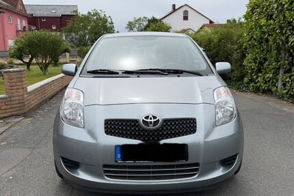 Toyota Yaris 88.000 km 3.750 &euro; Rüsselsheim 65428