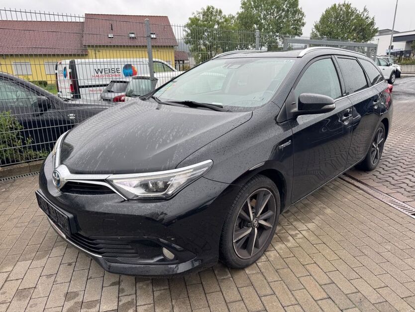 Toyota Auris 277.000 km 7.900 € Büdingen 63654
