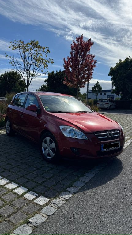 Kia ceed / Ceed 137.800 km 3.850 € Frankfurt 60528