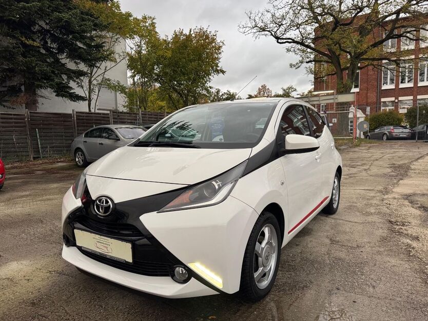 Toyota Aygo (X) 121.000 km 6.300 € Frankfurt am Main 60386