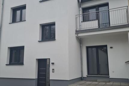 Sehr zentral ! MFH + Bauplatz mit Baugenehmigung! Ohne Provision 12 zimmer