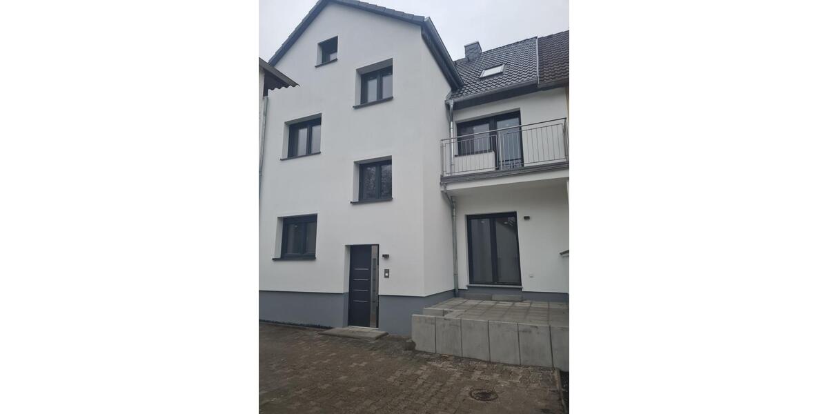 Sehr zentral ! MFH + Bauplatz mit Baugenehmigung! Ohne Provision 12 zimmer