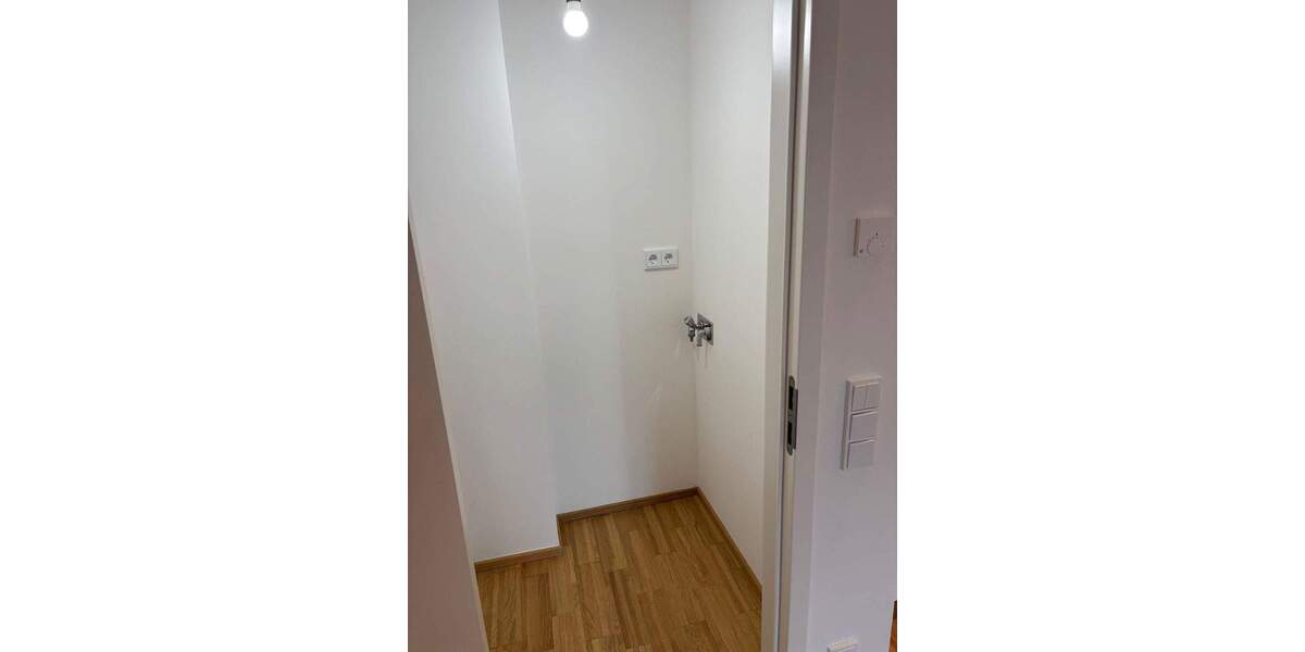 Etagenwohnung Offenbach am Main Hafen - 2 Zimmer, 71 m&sup2;, 1.355&euro; | Angebot:25772898