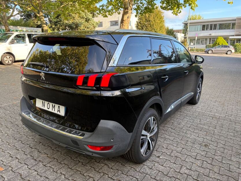 Peugeot 5008 200.903 km 12.971 € Frankfurt am Main 60389