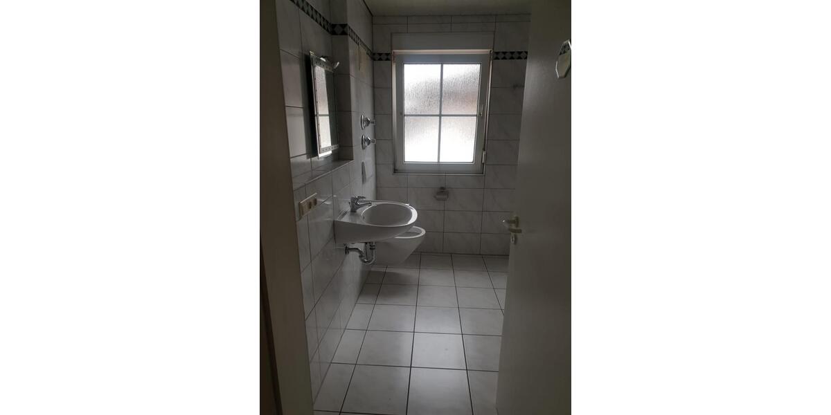 Dachgeschoßwohnung Münster (Hessen) - 4 Zimmer, 95 m&sup2;, 990&euro; | Angebot:24679176