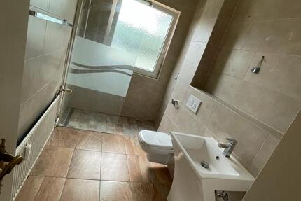 Penthouse Wohnung 4 Zi, Gäste WC, Aufzug, Balkon, Kamin, Garage zimmer