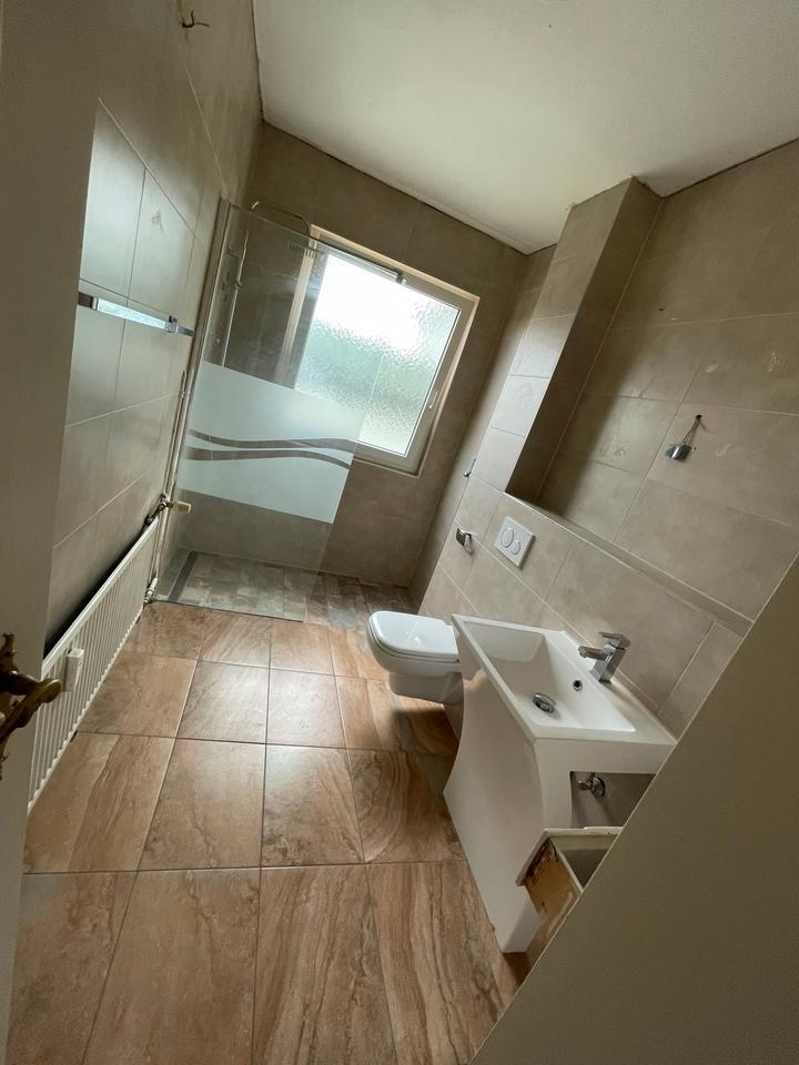 Penthouse Wohnung 4 Zi, Gäste WC, Aufzug, Balkon, Kamin, Garage zimmer