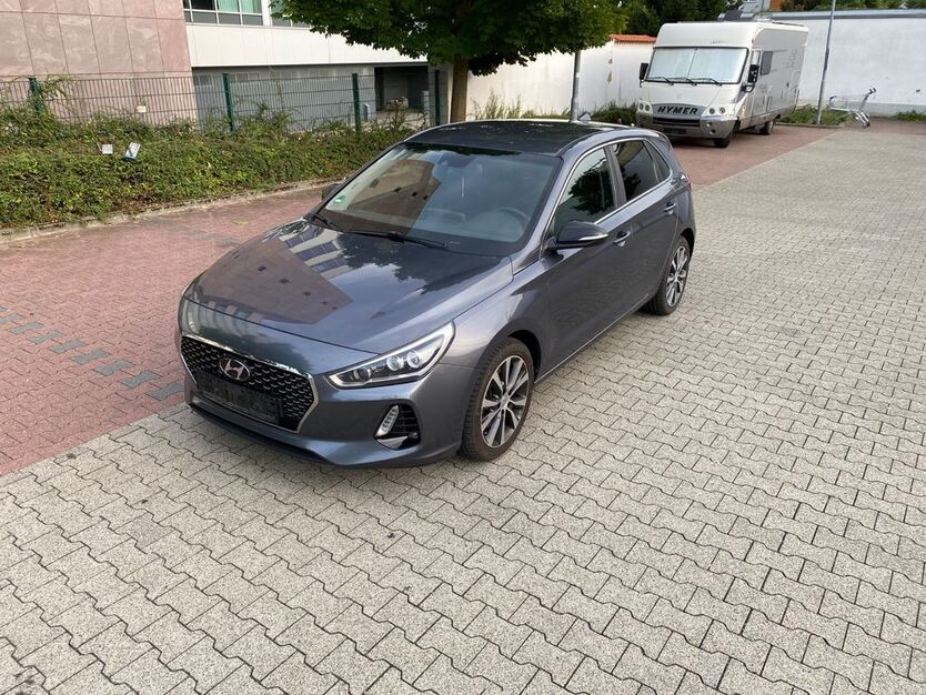 Hyundai i30 141.000 km 10.490 € Frankfurt am Main 60389